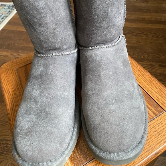 Womens Ugg boots - Picture 2 of 5